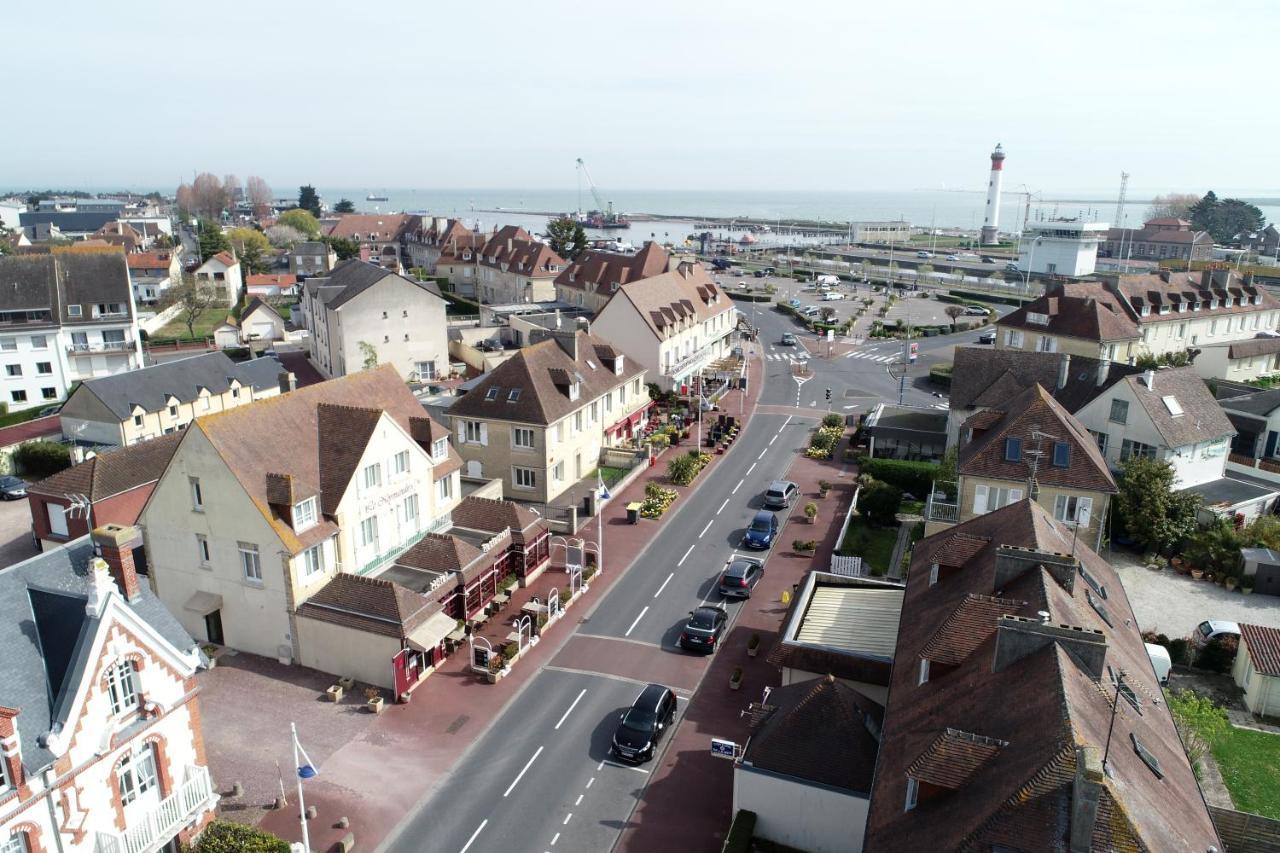 Hotel-Restaurant Le Normandie Люк-сюр-Мер Экстерьер фото